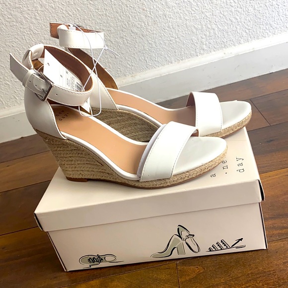 a new day Shoes - 🛍Target woman size 8 white wedges